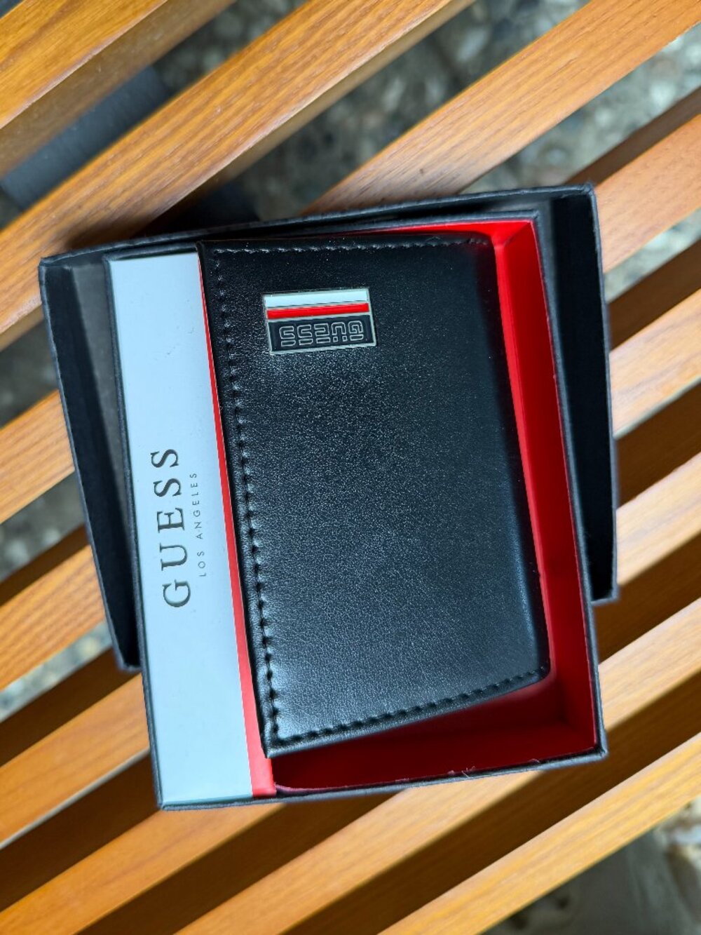 NIB Men's Guess Black Trifold Wallet